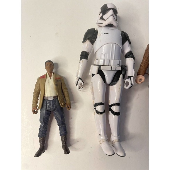 Star Wars Action Figures Lot Of 5 Yoda + Luke + Stormtrooper + Chewbacca + Finn - Picture 4 of 10